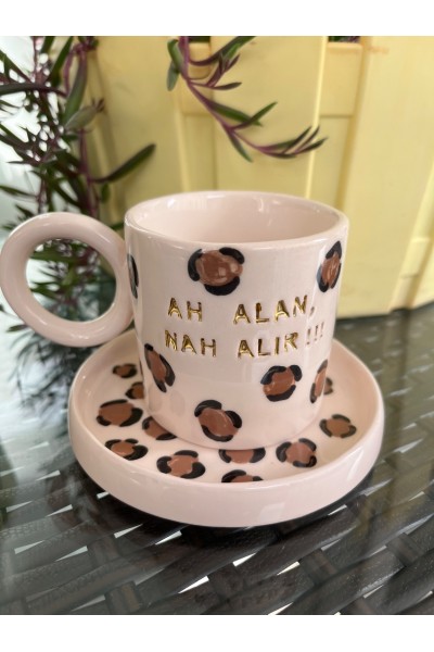 Leopar figürlü fincan
