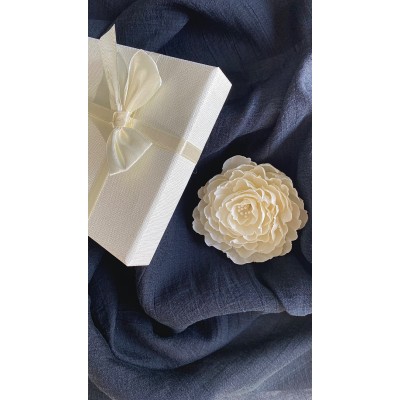 İpek Yaka Çiçeği
