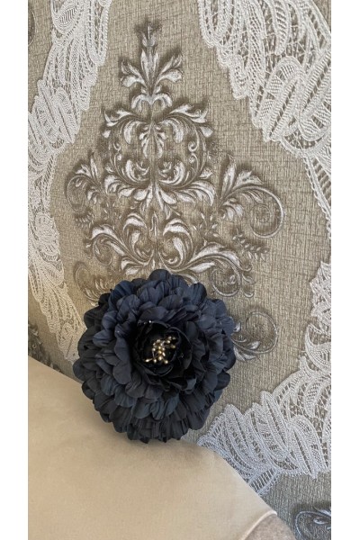 İpek Yaka Çiçeği
